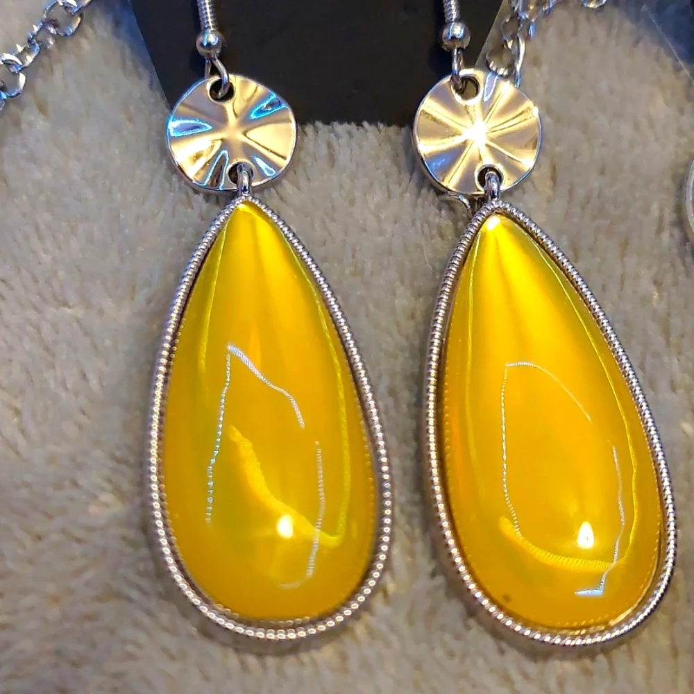 Yellow Spring Moonstone Set - Picture 4 of 8